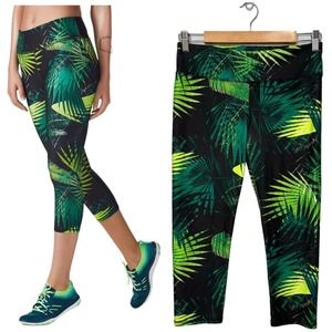 Fabletics Define PowerHold Mid Rise Capri Legging Rainforest Print Black Green S